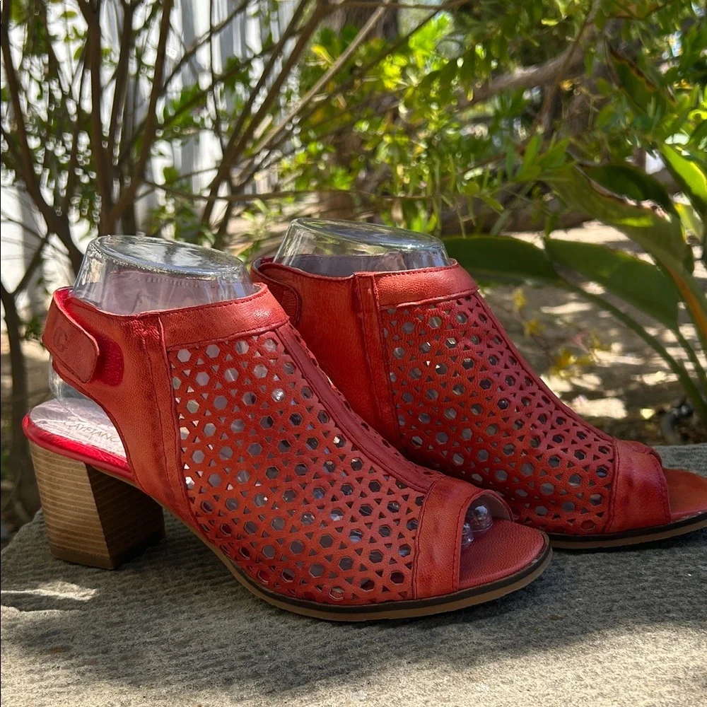 Size 39 (8.5 US) | CG Sport by Cayetano Giménez Coral Peep-Toe Sandals - Picture 7 of 10
